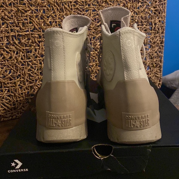 Converse Chuck Taylor All Star Lugged 2.0 waterproof High Top Sneaker - Picture 4 of 5